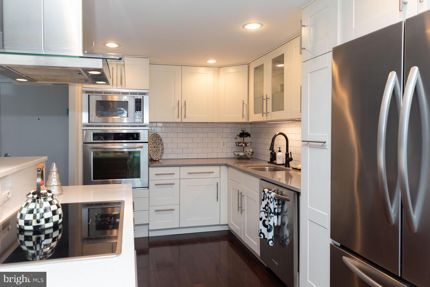 200-10 Lombard St #814