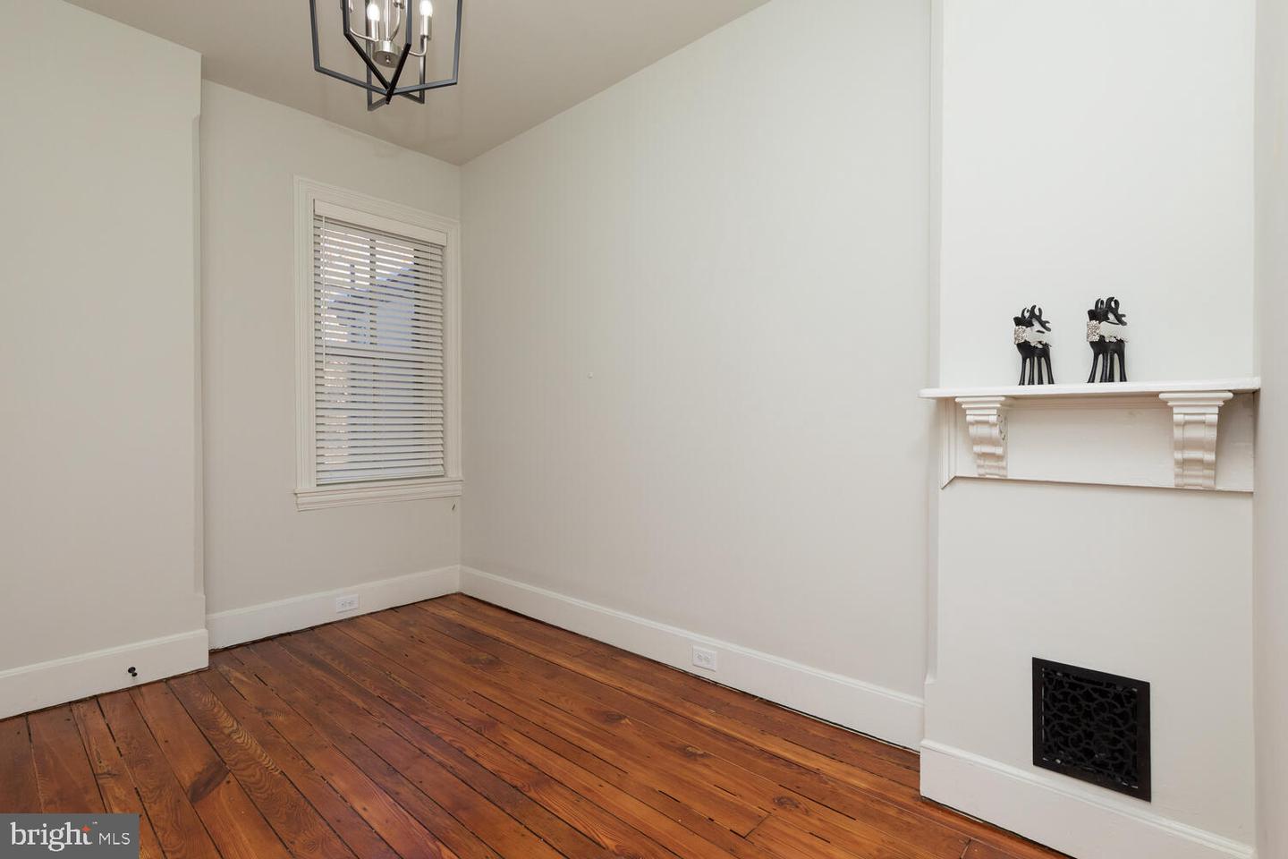 25 W Manheim St