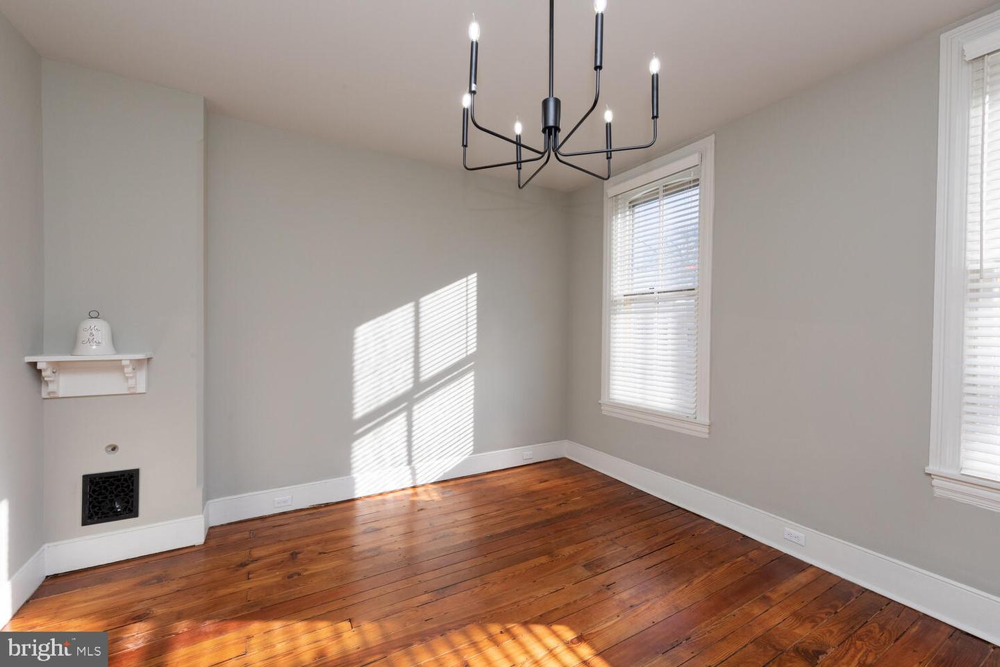 25 W Manheim St