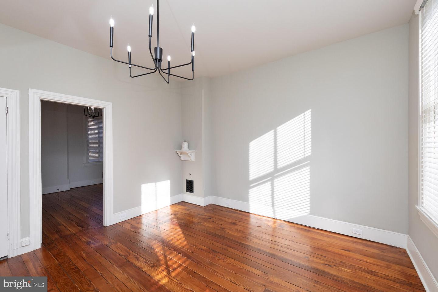 25 W Manheim St