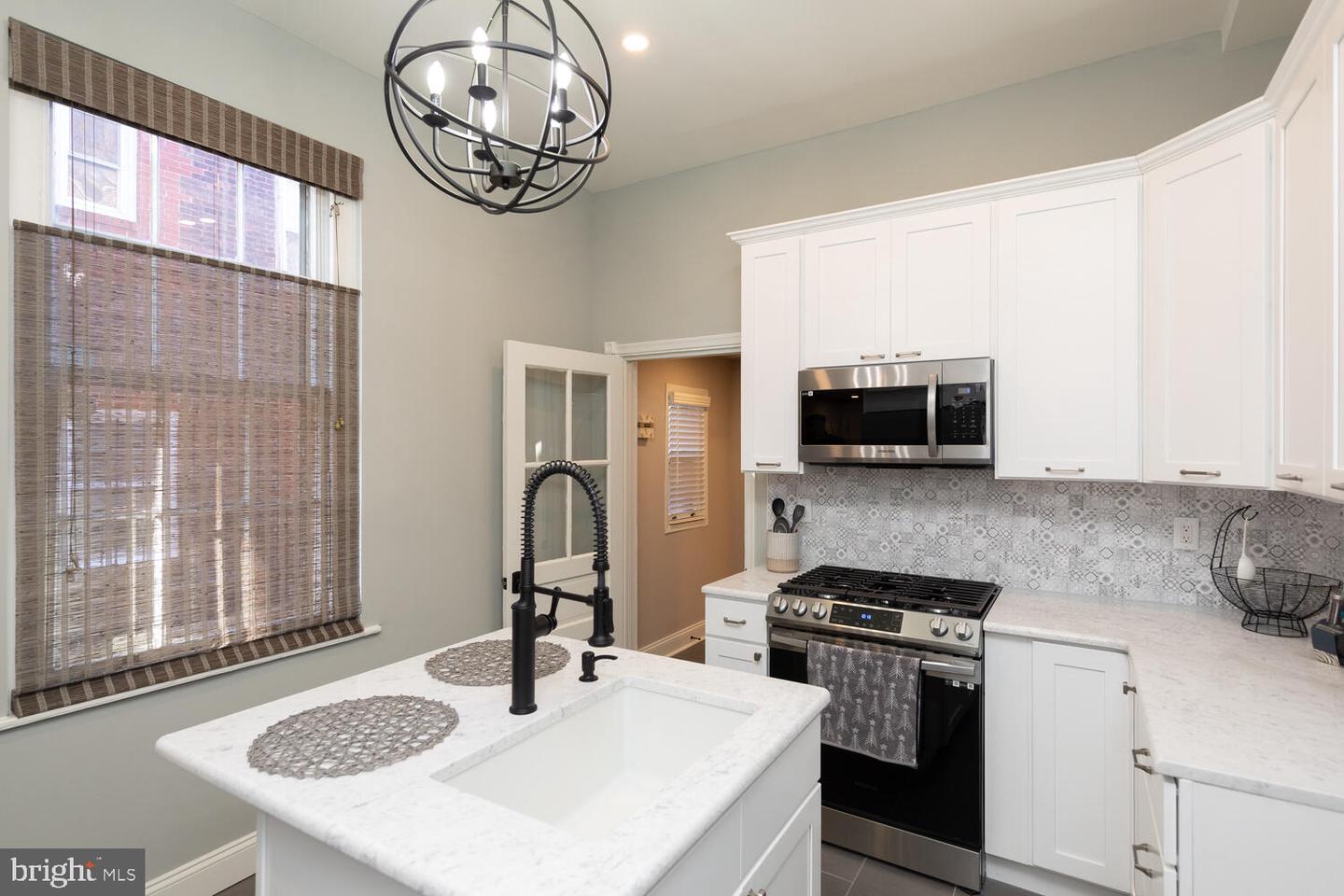 25 W Manheim St