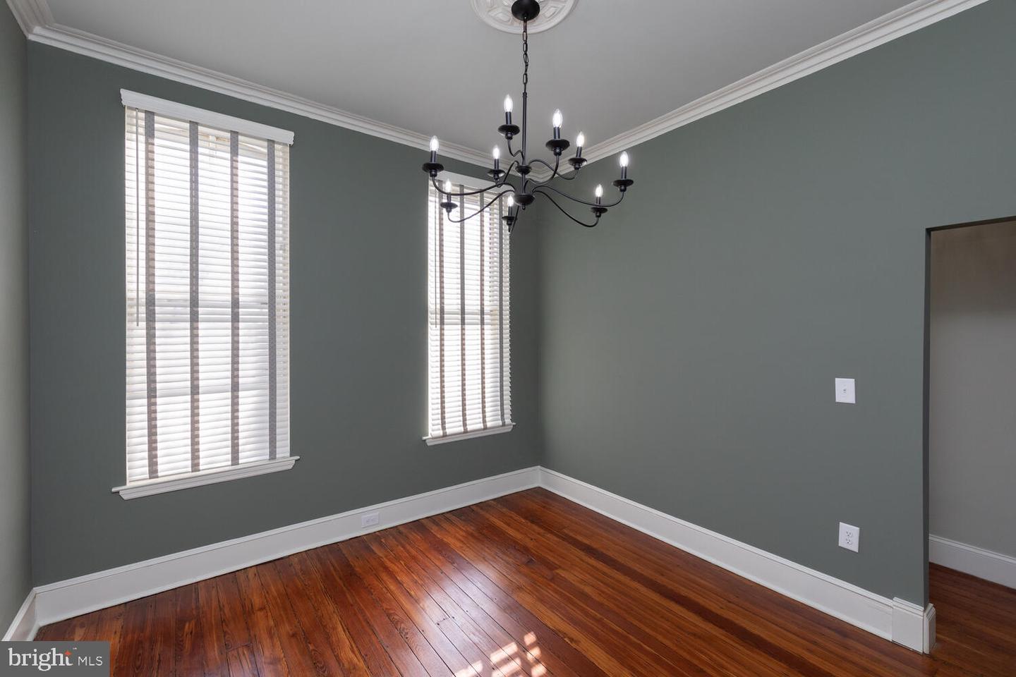 25 W Manheim St