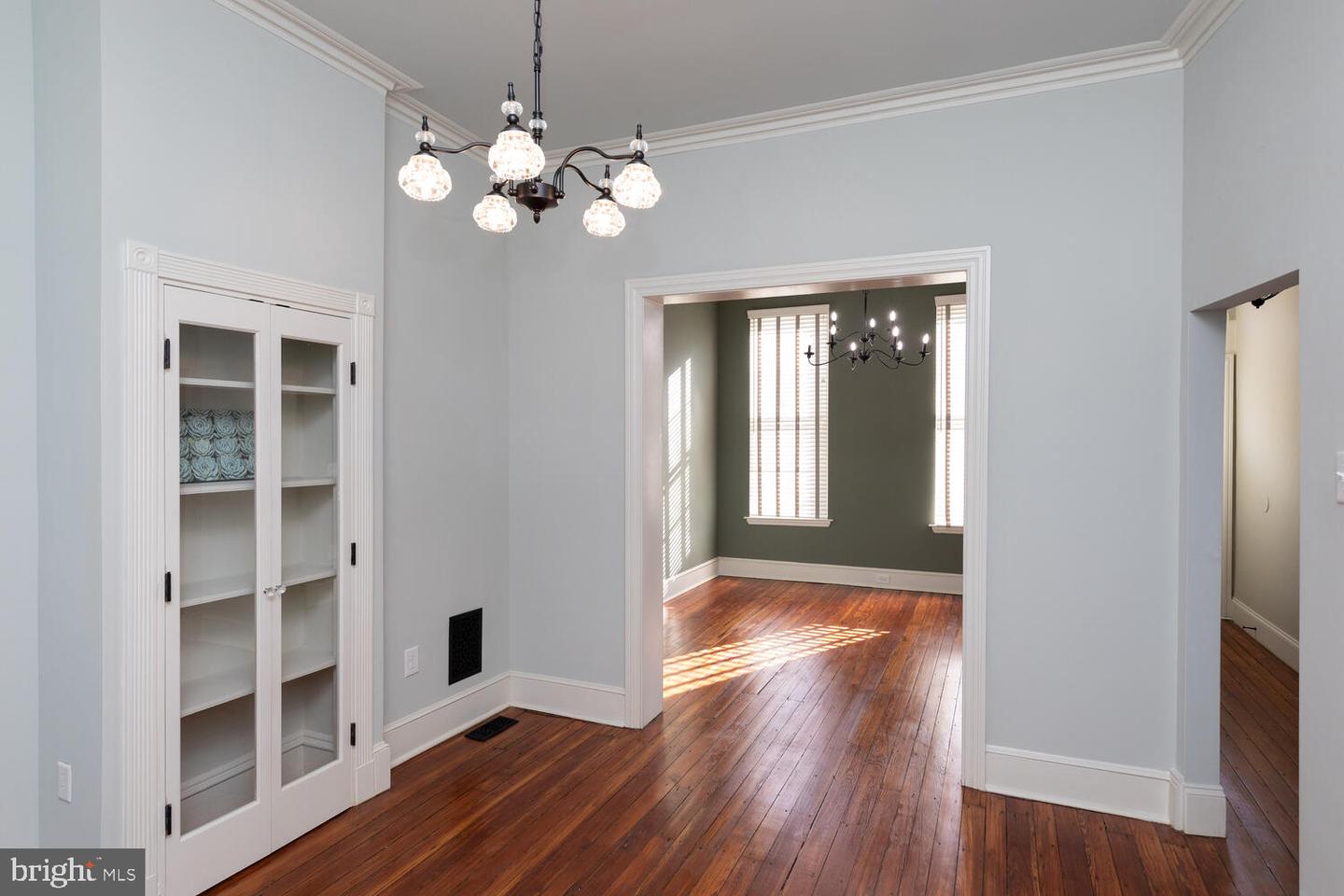 25 W Manheim St