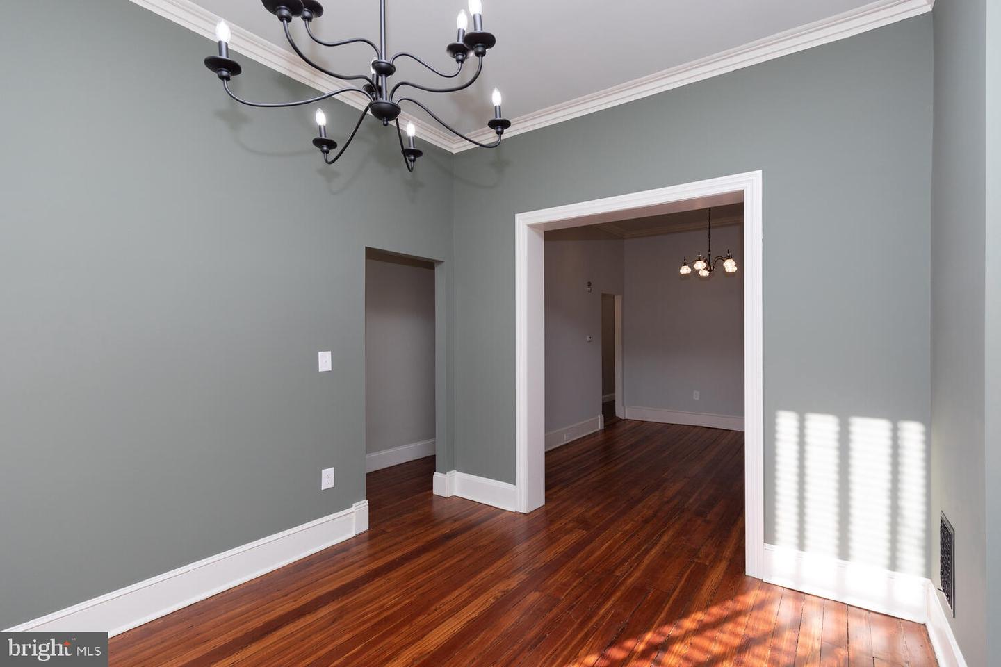 25 W Manheim St