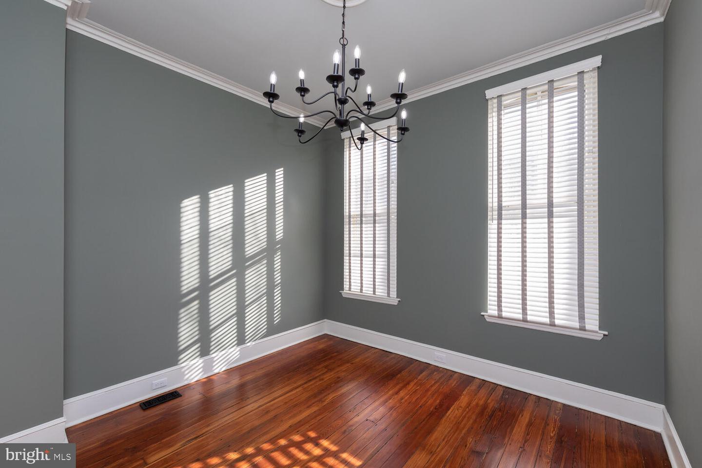 25 W Manheim St