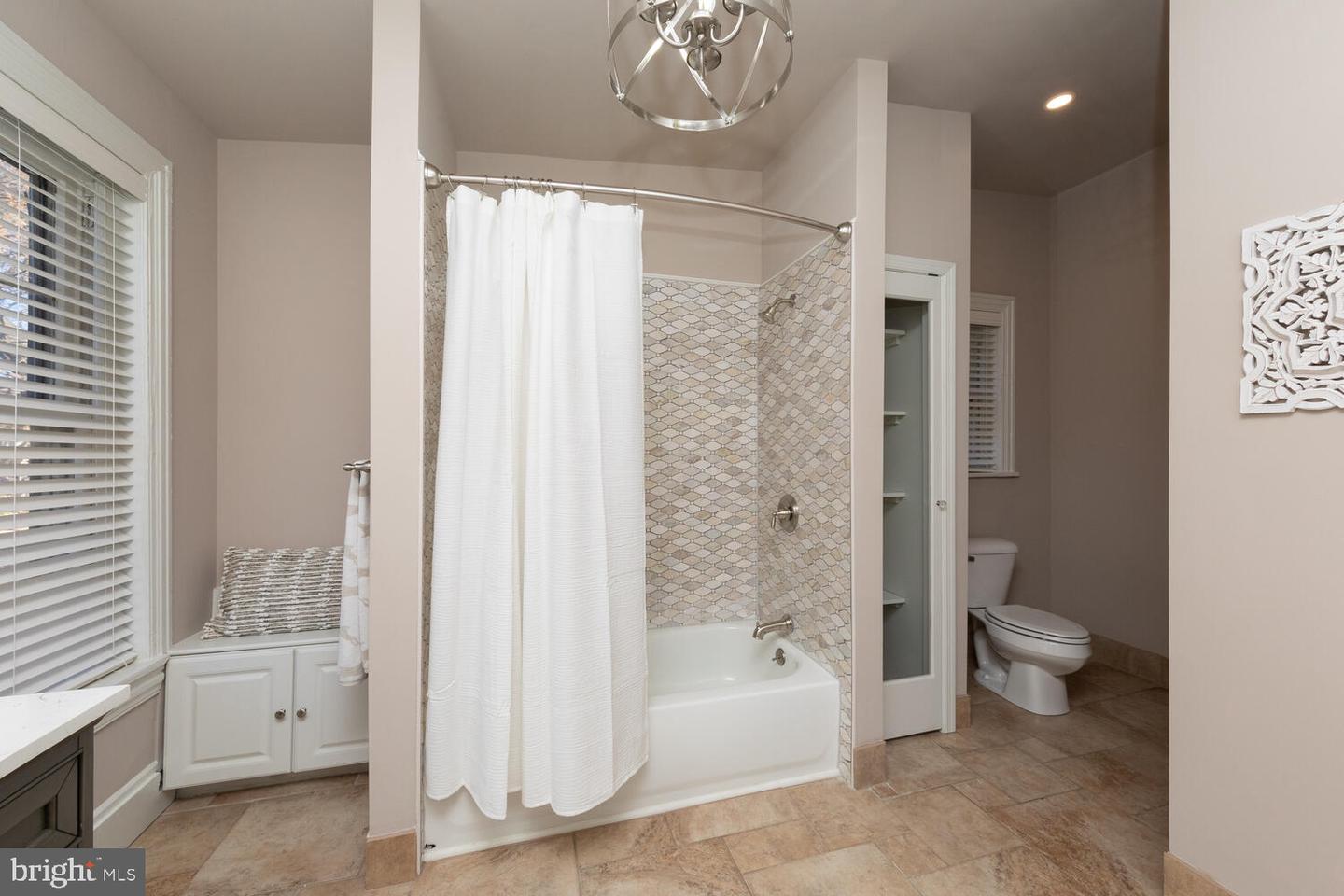 25 W Manheim St