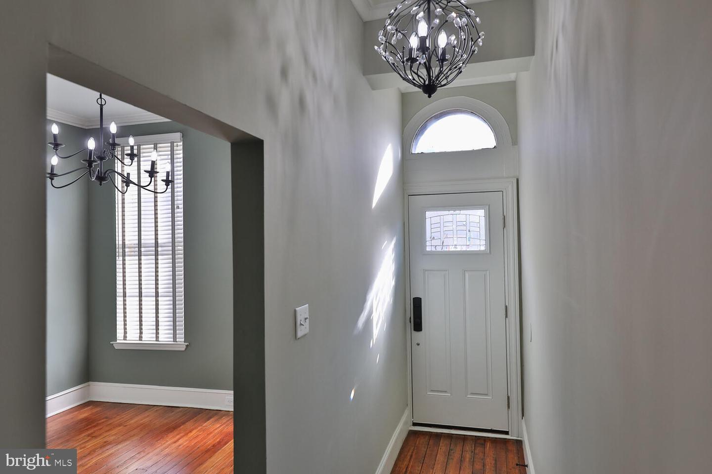 25 W Manheim St