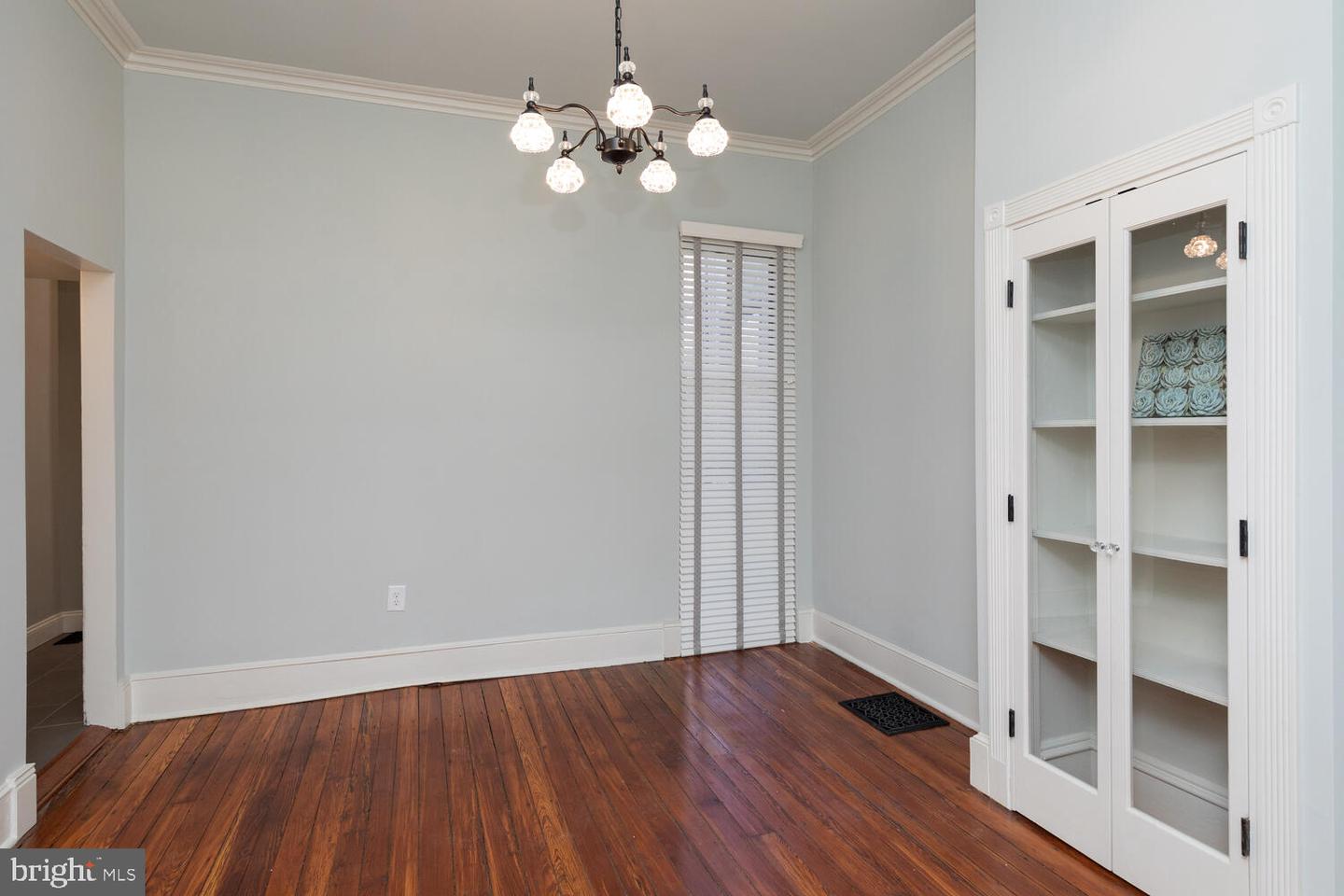 25 W Manheim St
