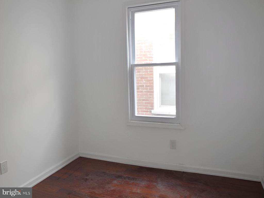 29 N 54th St