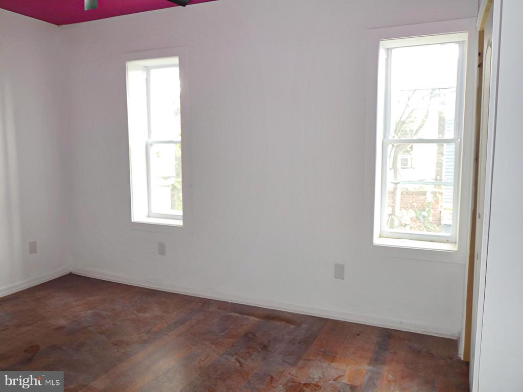 29 N 54th St