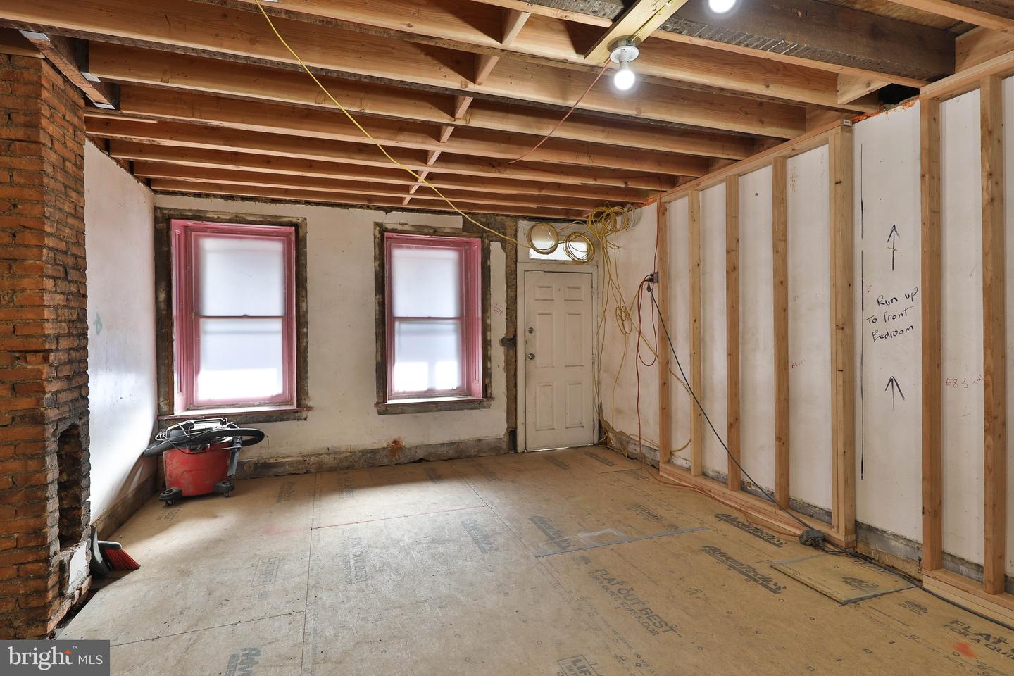 406 Dupont St
