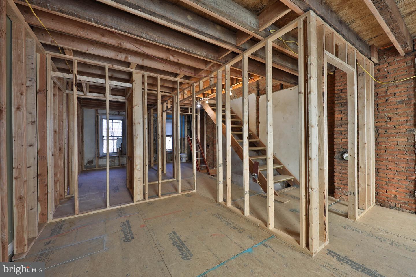 406 Dupont St