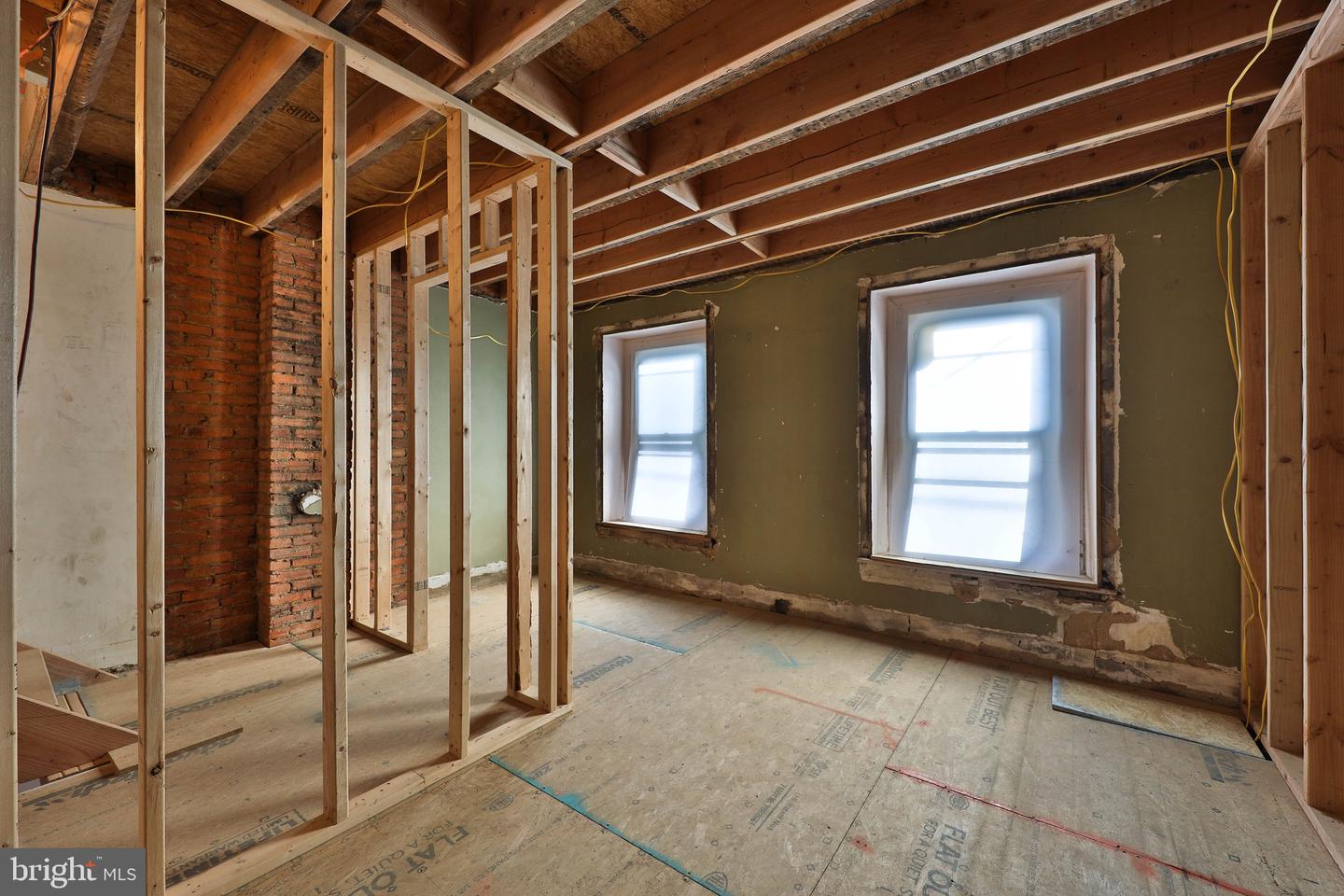406 Dupont St
