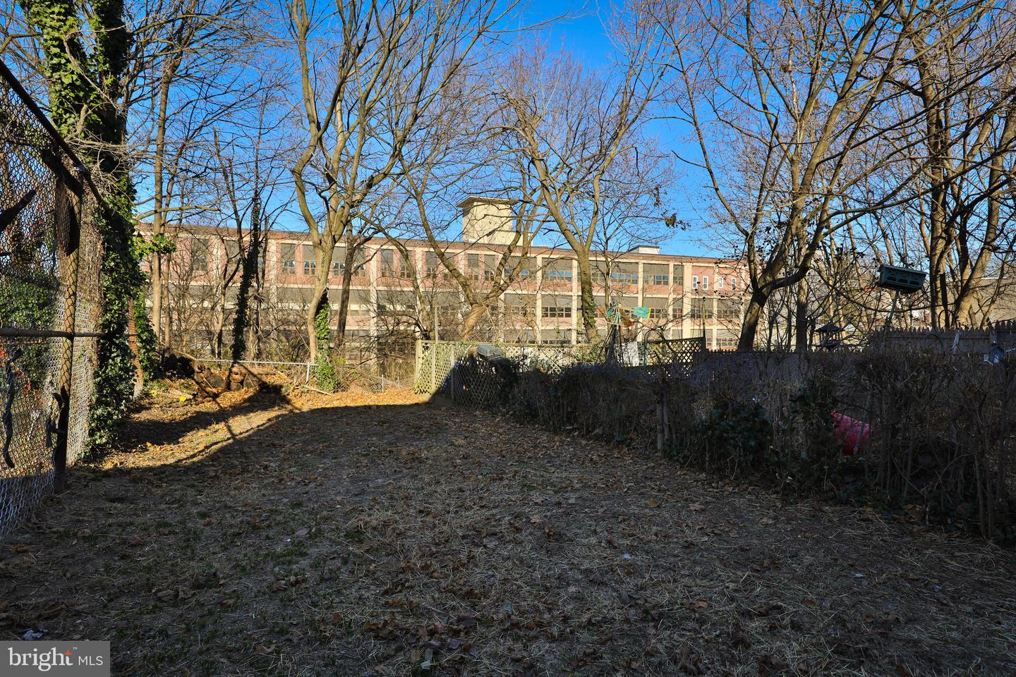 406 Dupont St