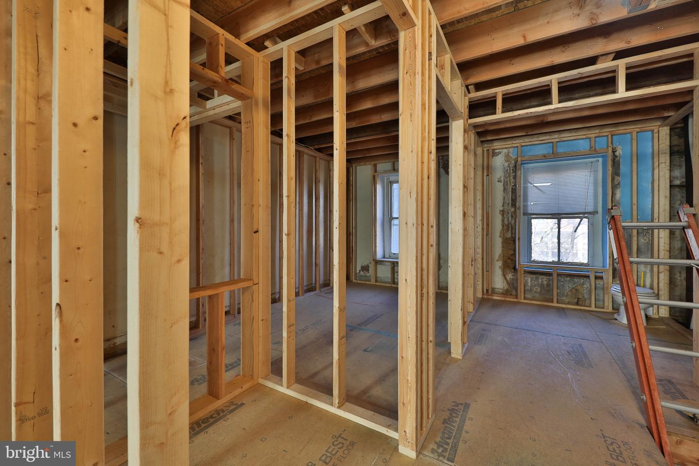 406 Dupont St
