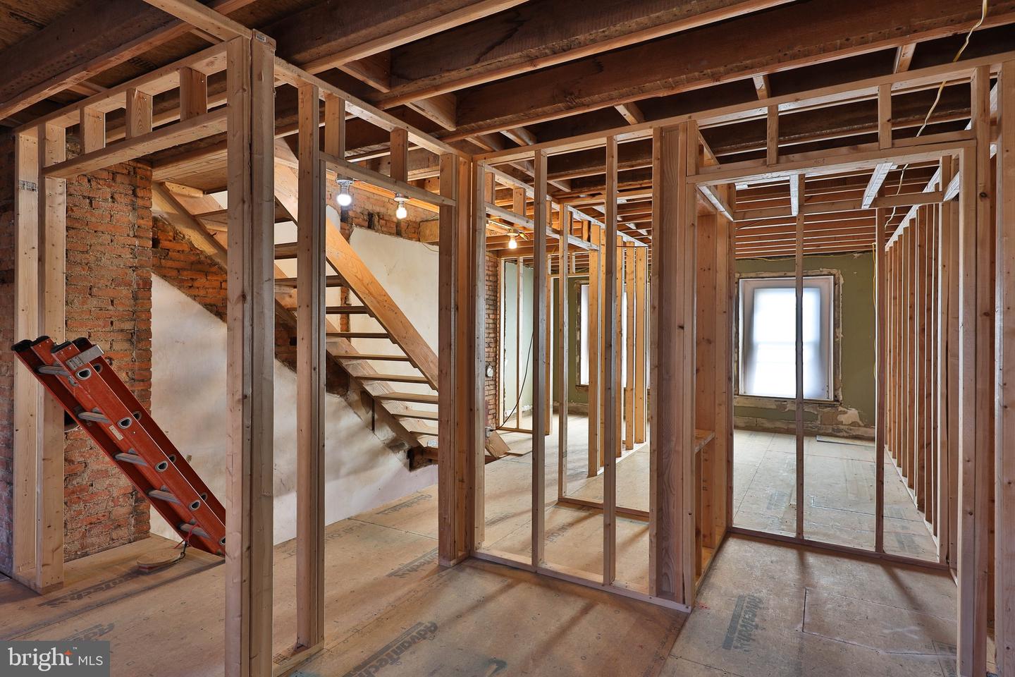 406 Dupont St