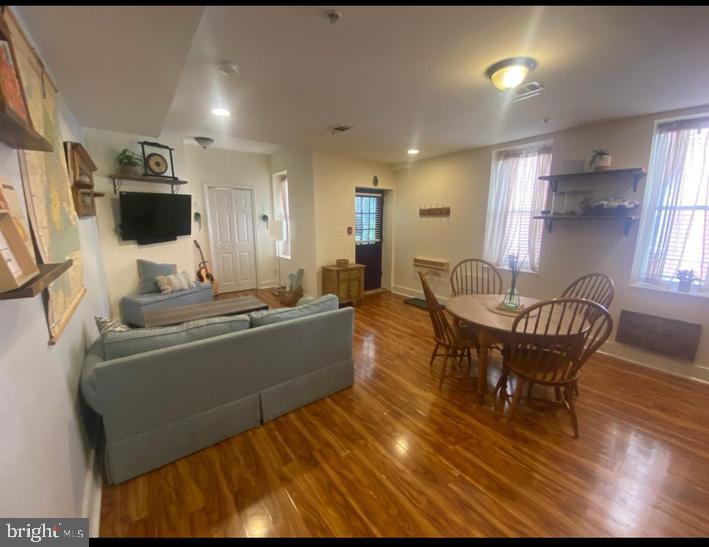 240 W Rittenhouse St #1