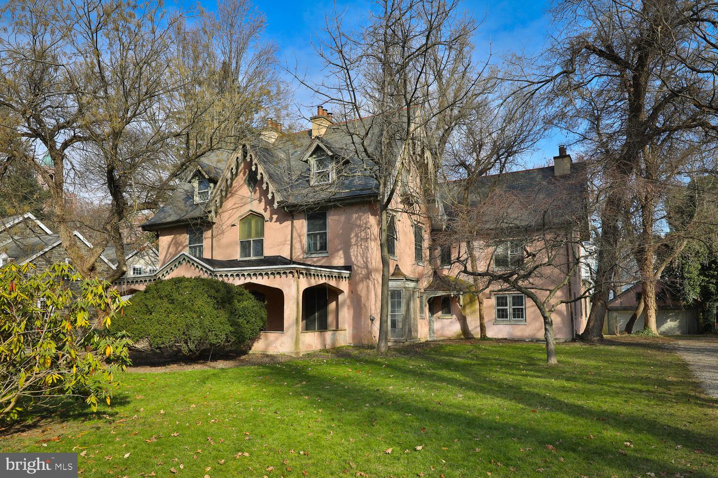 3819 The Oak Rd