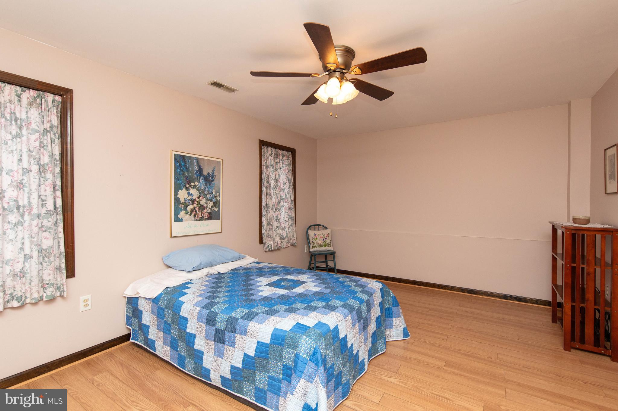 9019 Ayrdale Cres #48b