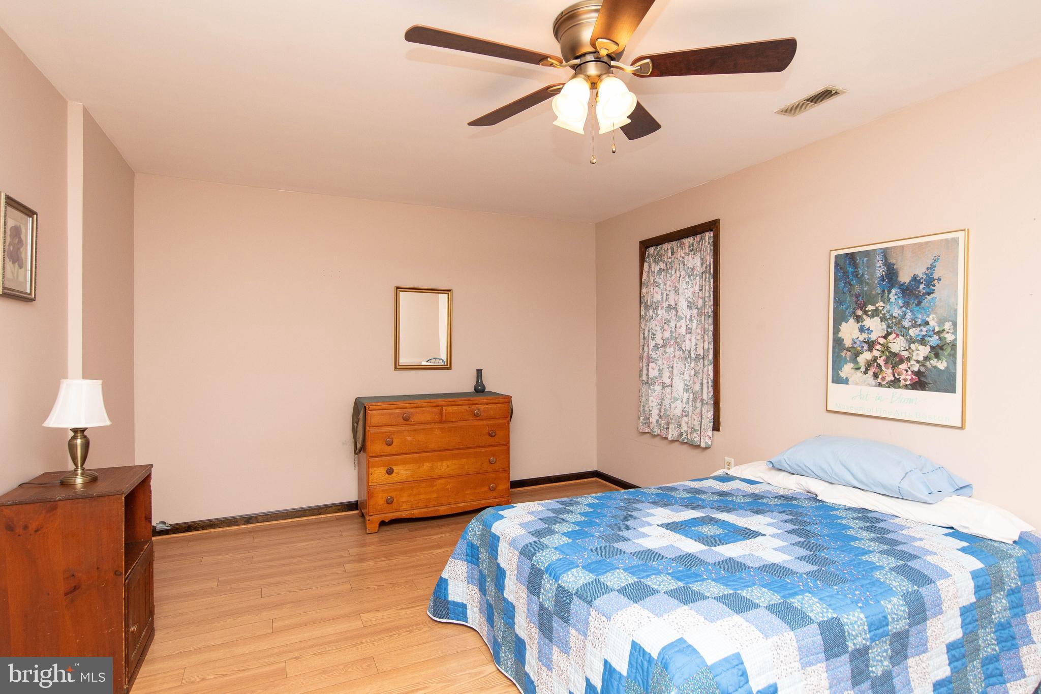 9019 Ayrdale Cres #48b