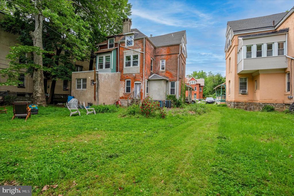 4814 Chester Ave
