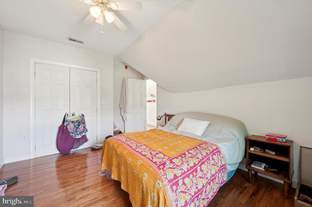 4814 Chester Ave