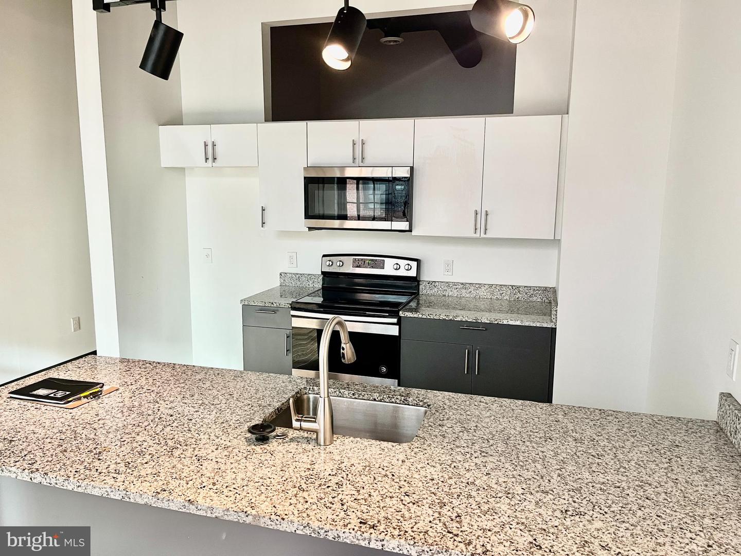 3400-8 J St #213