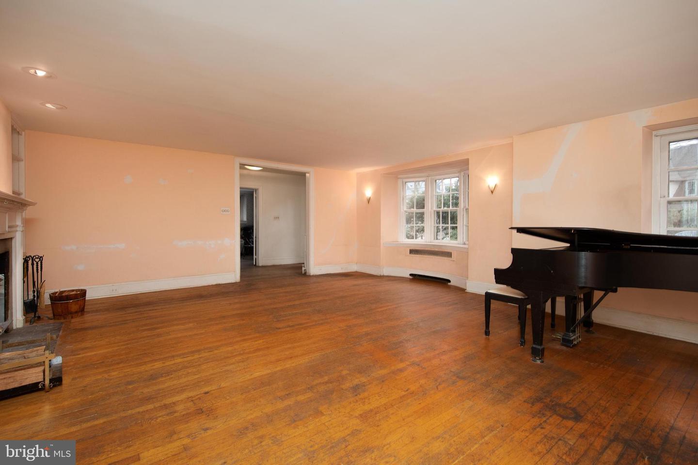 221 Pelham Rd