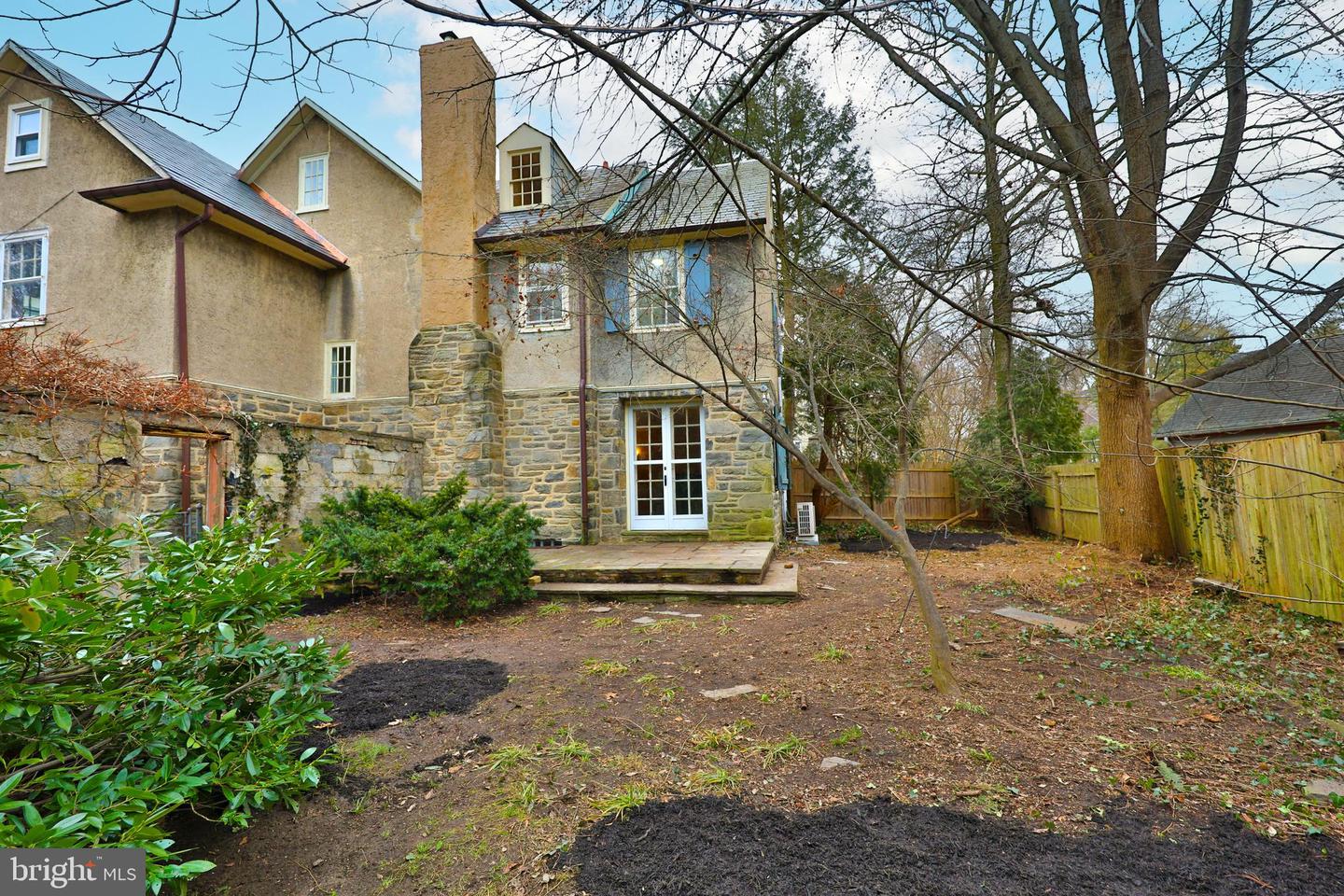 221 Pelham Rd