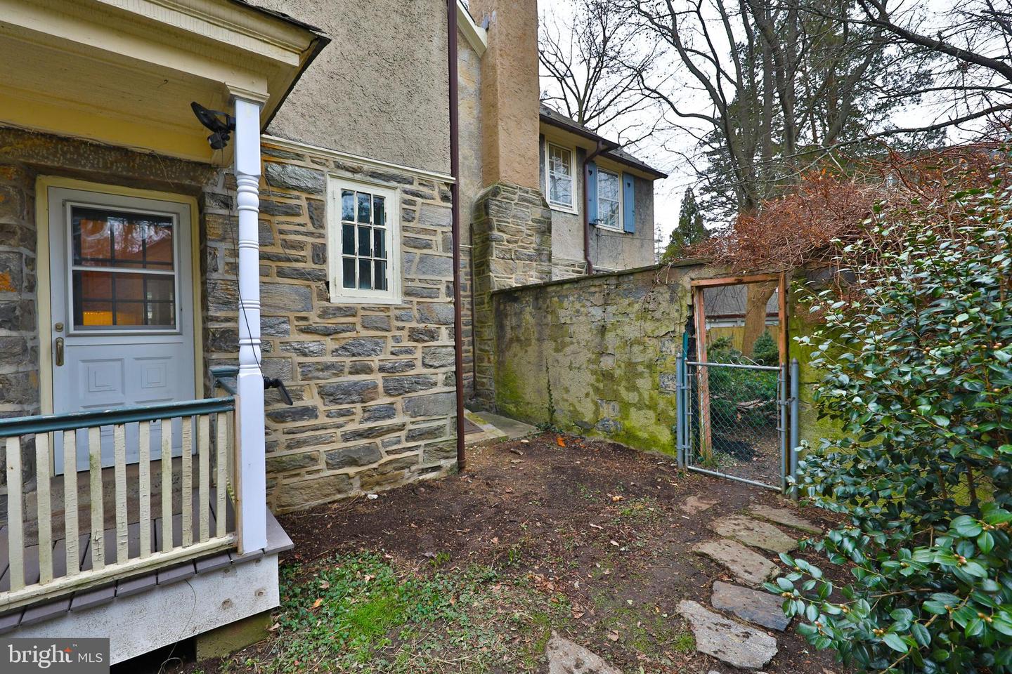 221 Pelham Rd