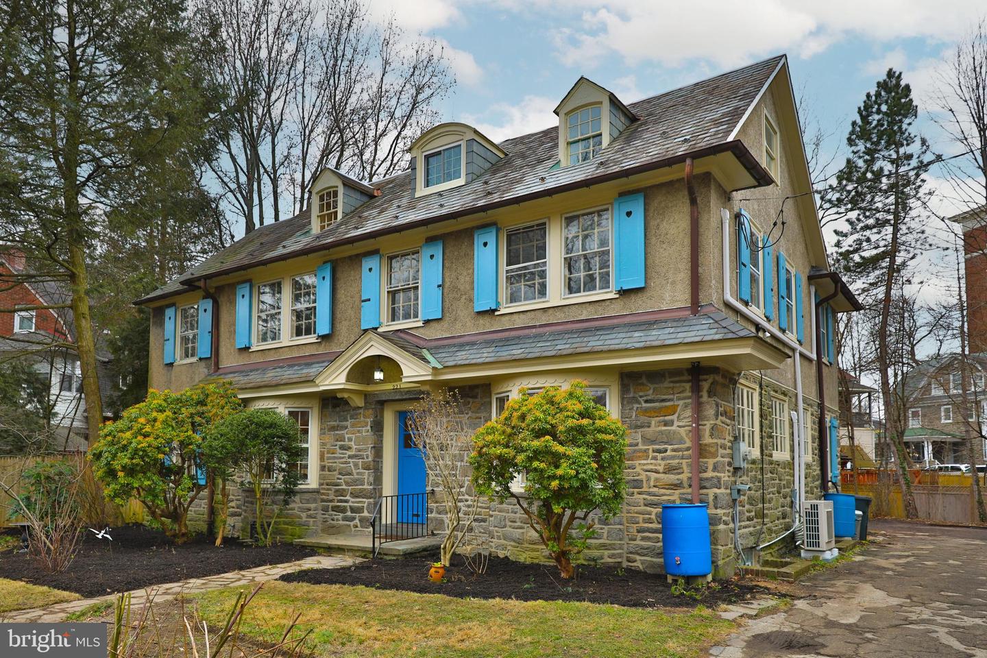 221 Pelham Rd
