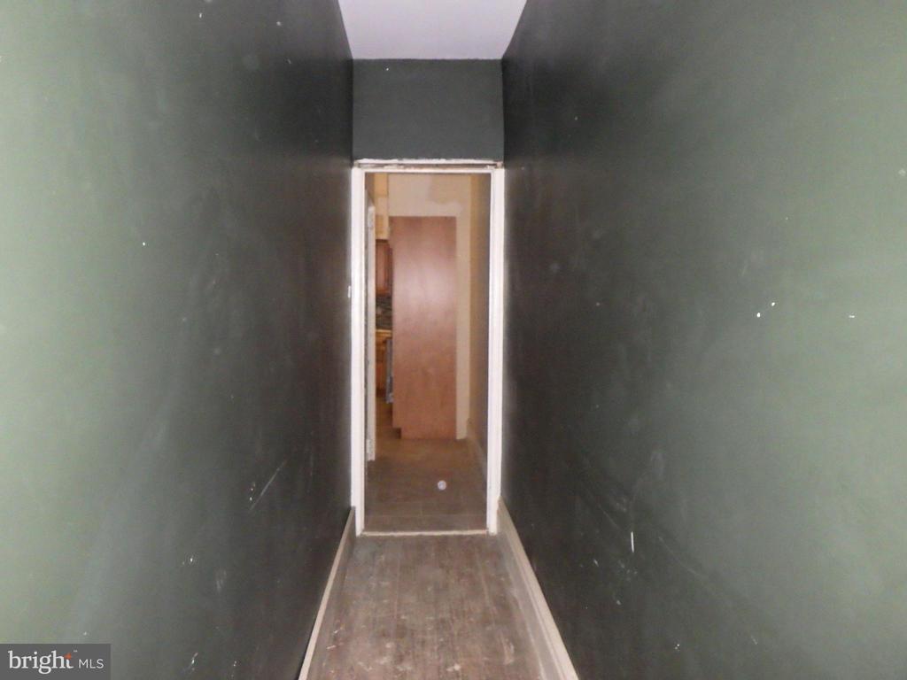 260 W Harvey St