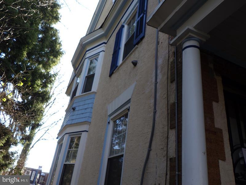 260 W Harvey St