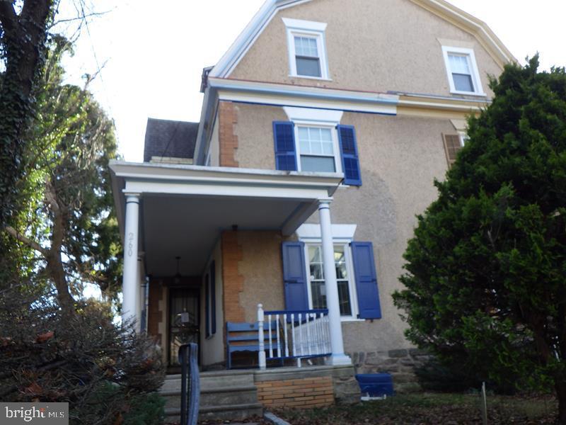 260 W Harvey St