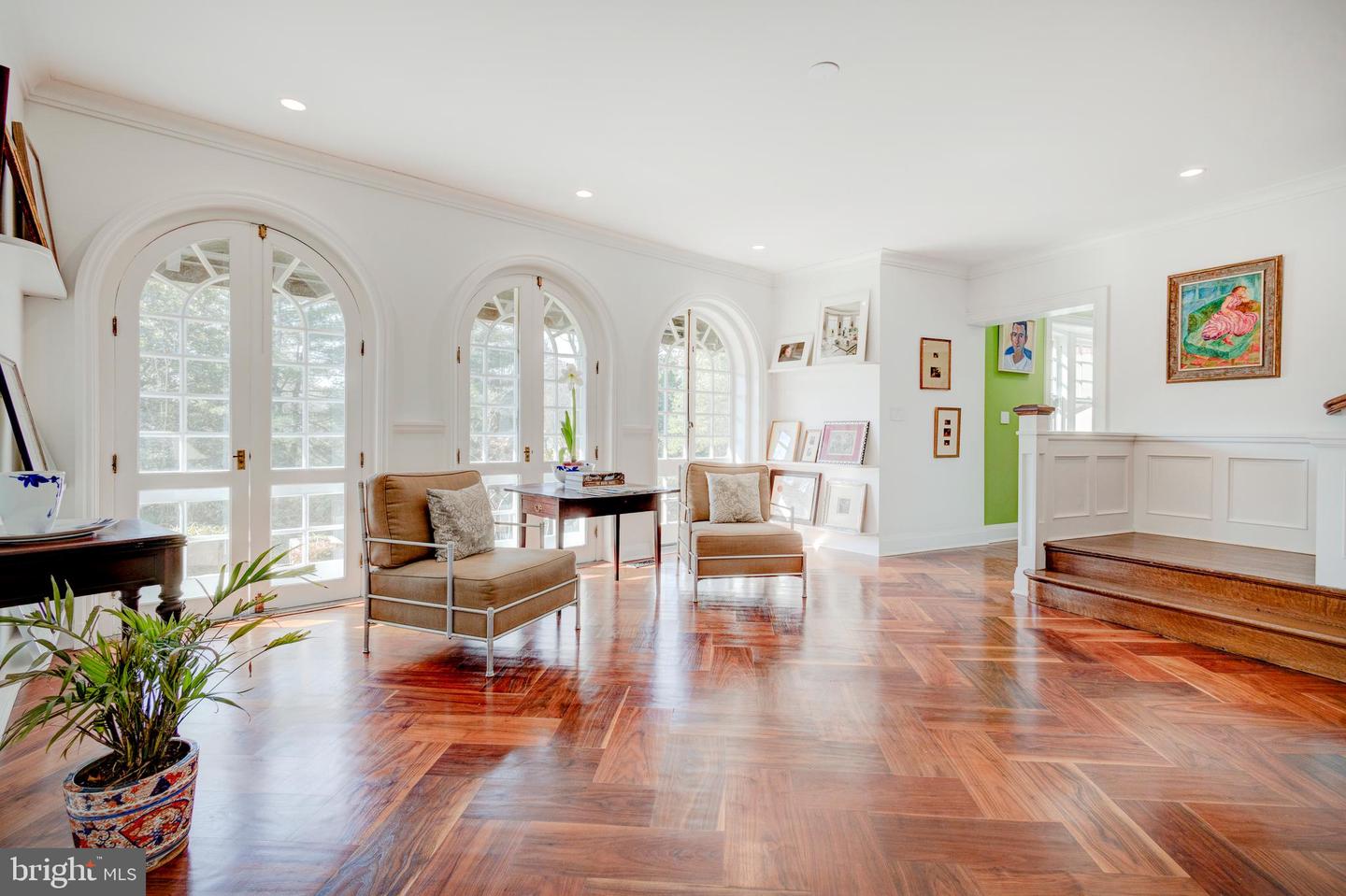 7716 Navajo St