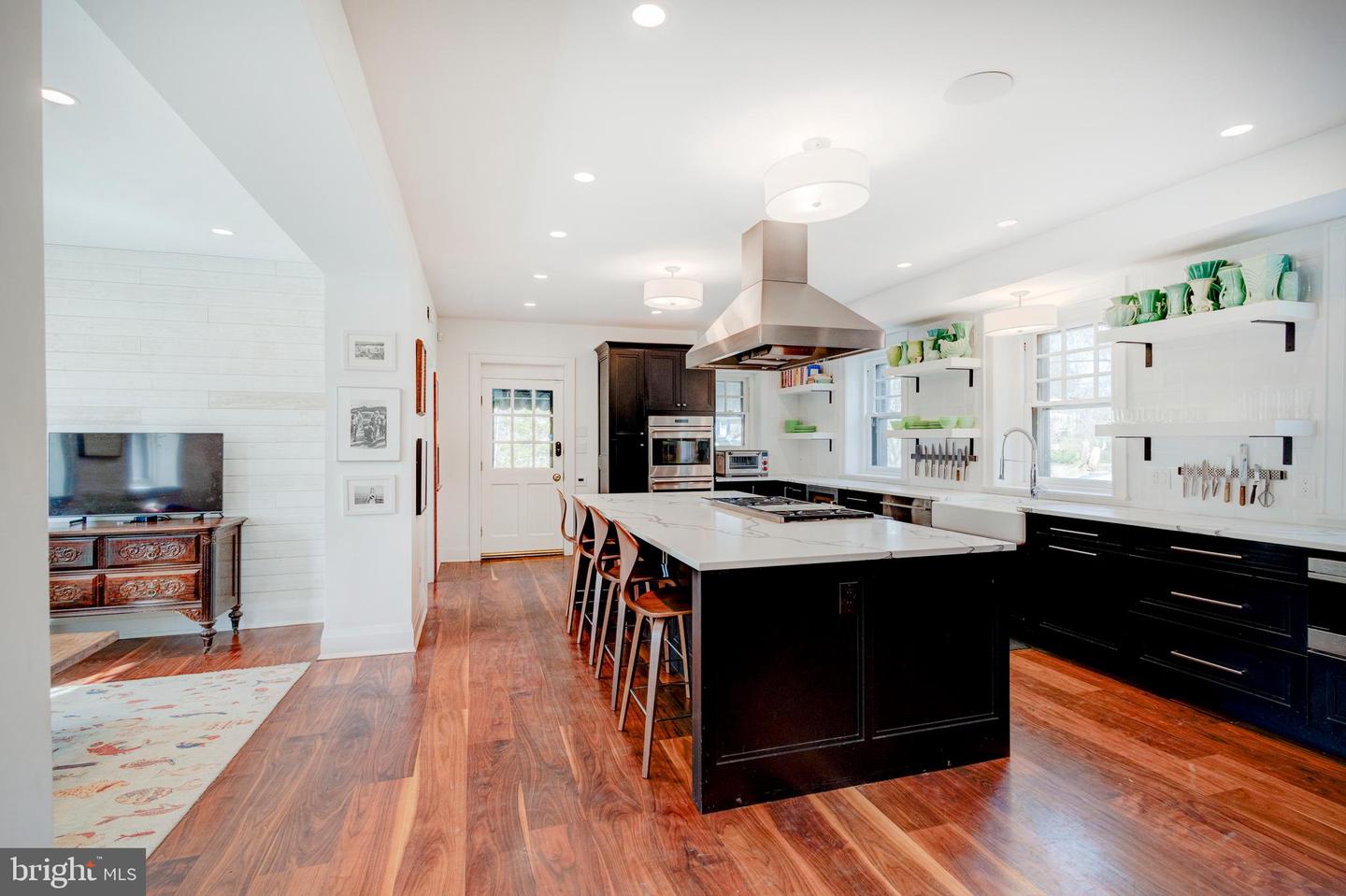 7716 Navajo St