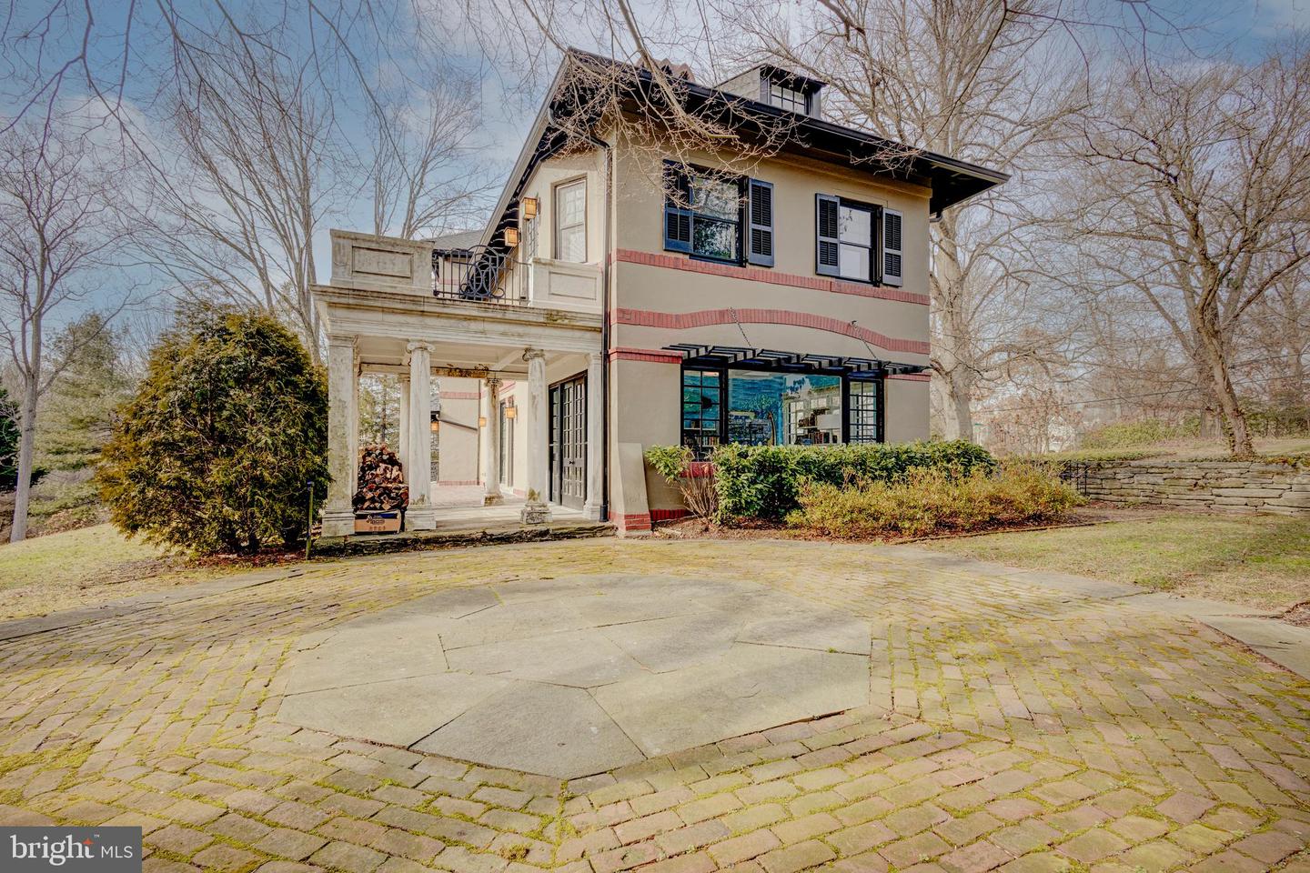7716 Navajo St