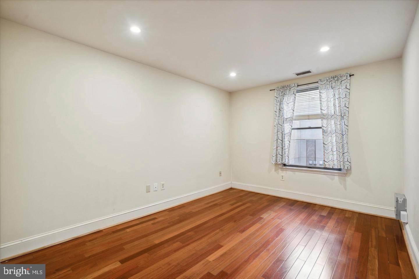 1914 Fairmount Ave #5