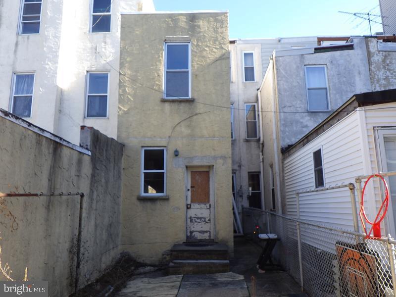 2302 E Lehigh Ave