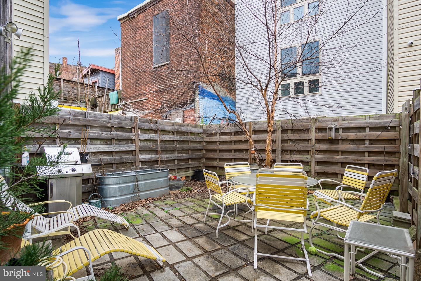 2563 Kern St