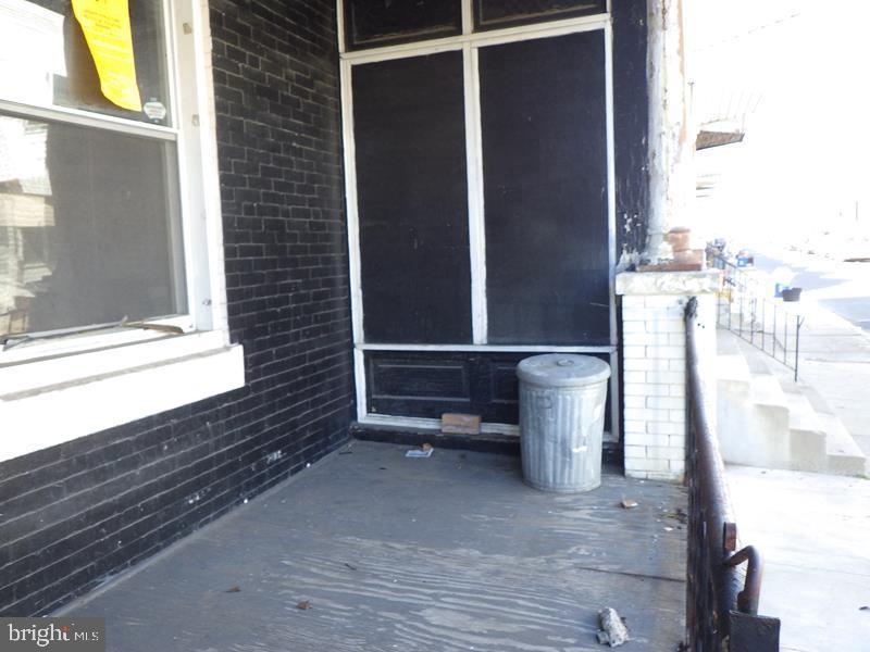 2042 S Cecil St