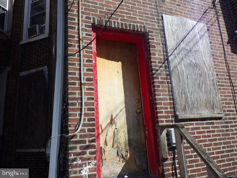 2042 S Cecil St