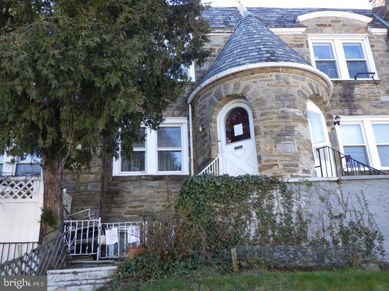 1622 W Godfrey Ave