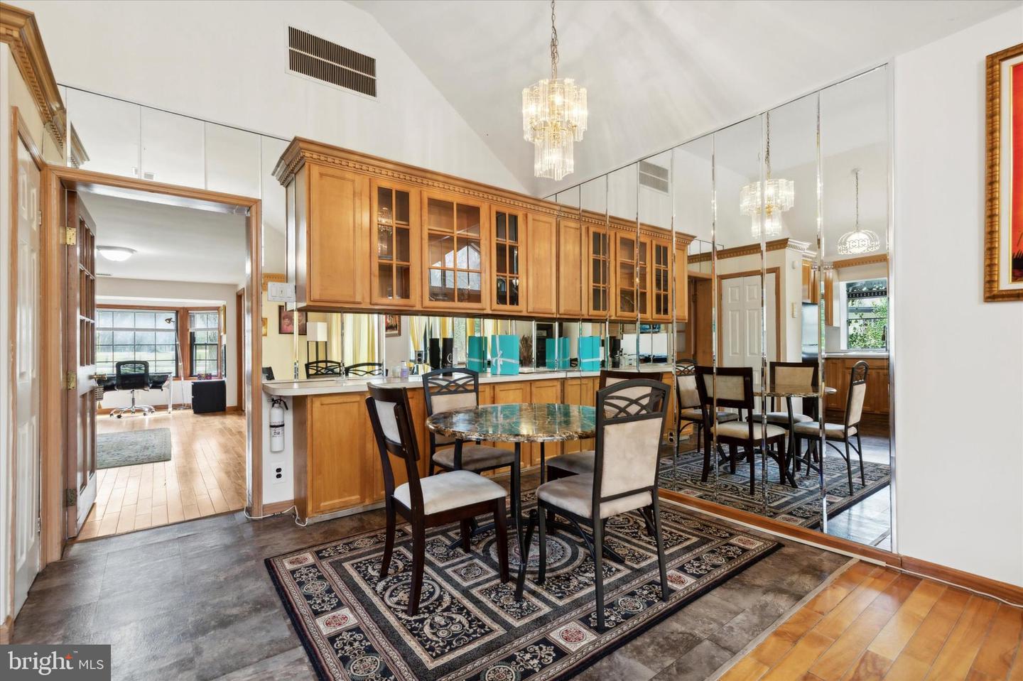 3425-29 W School House Ln