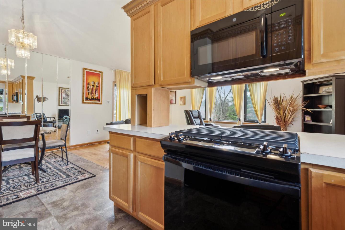 3425-29 W School House Ln