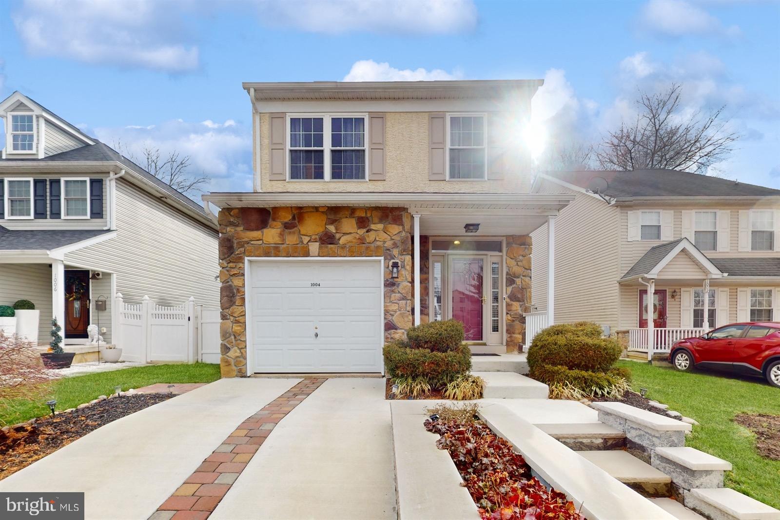 1004 Hazelwood Dr