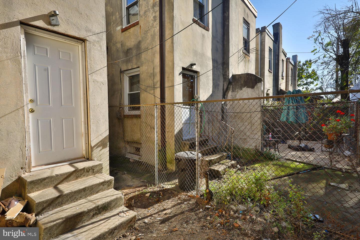 2552 N 25th St