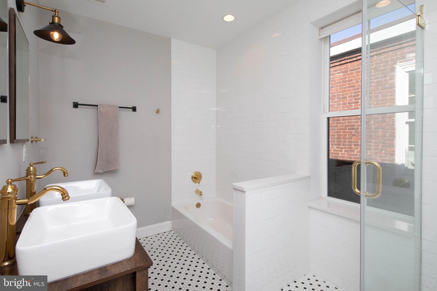 258 S 45th St