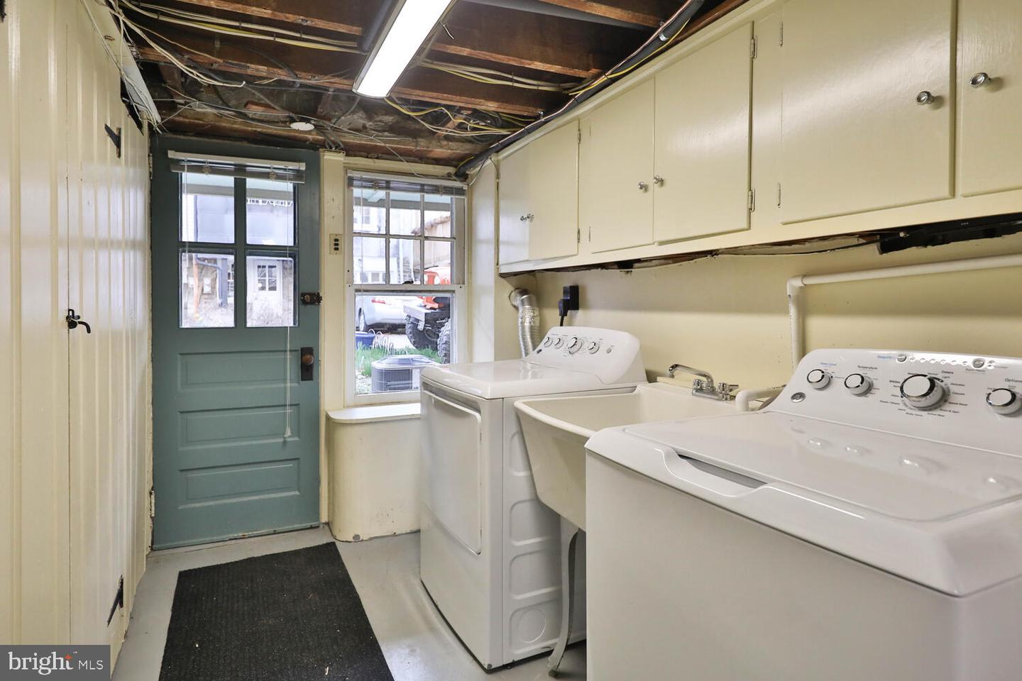 216 W Durand St