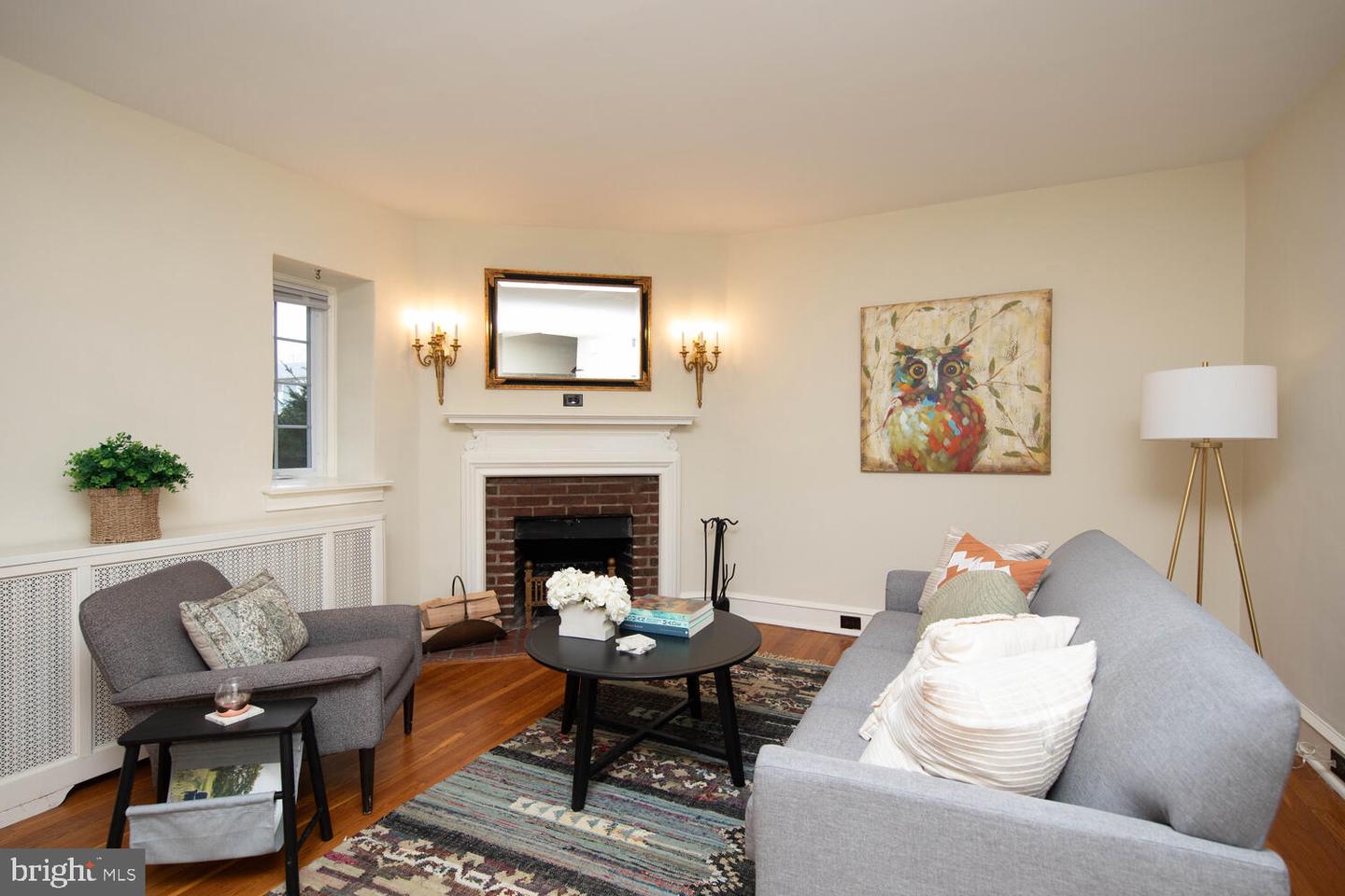 216 W Durand St